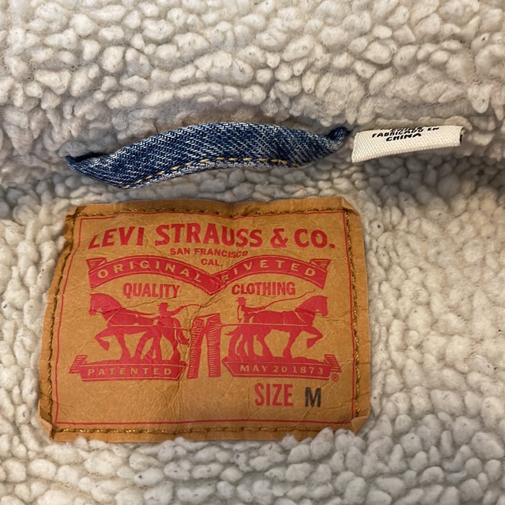 LEVIβS STRAUSS & Co. Original Sherpa lined w hand pockets JACKET size MEDIUM - Picture 2 of 16